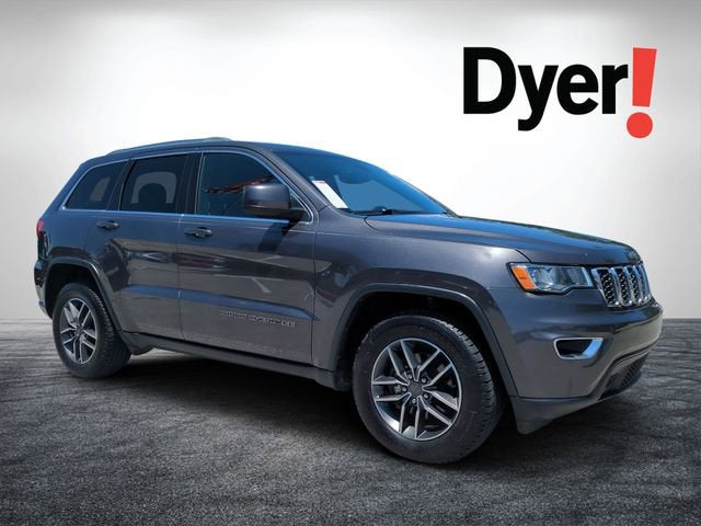2019 Jeep Grand Cherokee Laredo E 4x2 in Gray — front three-quarter view