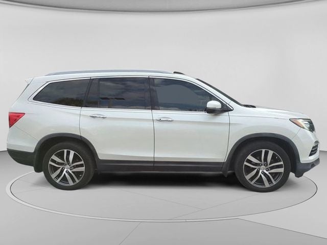 2017 Honda Pilot — side profile view